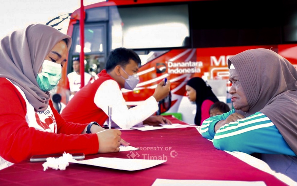 Upaya mendekatkan akses layanan kesehatan kepada masyarakat terus dilakukan PT Timah Tbk melalui Program Mobil Sehat. Sepanjang tahun 2025, layanan kesehatan keliling ini telah menjangkau 7.114 warga di Provinsi Kepulauan Bangka Belitung dan Provinsi Kepulauan Riau.(Foto: Istimewa)