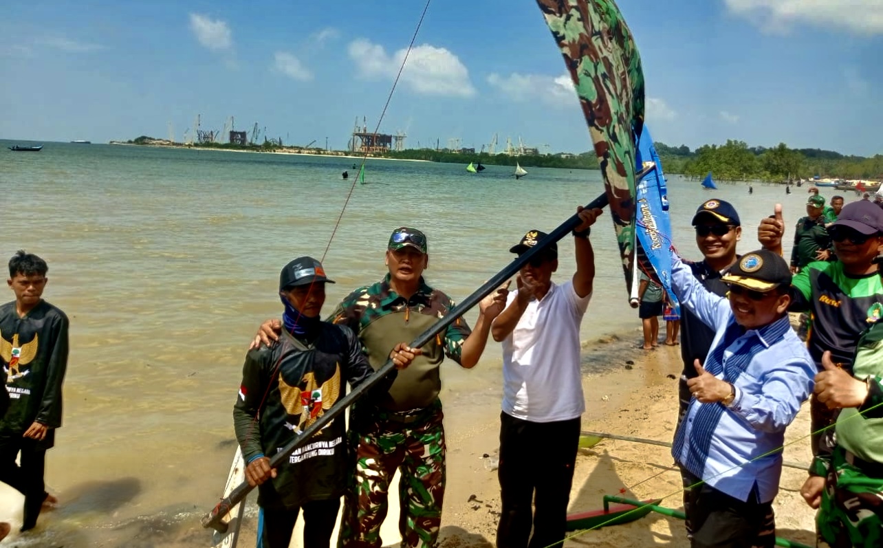 Festival Jong Nusantara yang diinisiasi oleh Persatuan Pemuda Meral (Pameral) Kabupaten Karimun, tradisi ini membuktikan bahwa budaya lokal mampu bersaing di panggung internasional sekaligus menjadi sarana edukasi yang sarat makna.(Foto: Izar)