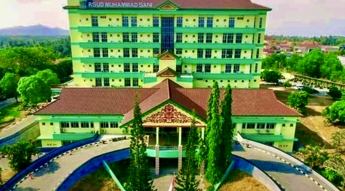 Anggota DPRD Karimun dari Fraksi Gerindra, Darmendra, memberikan apresiasi setinggi-tingginya atas komitmen Pemerintah Daerah Kabupaten Karimun tersebut. Kebijakan ini merupakan jawaban nyata atas keresahan masyarakat terkait akses pengobatan yang selama ini sering terkendala prosedur administrasi.(Foto: Istimewa)
