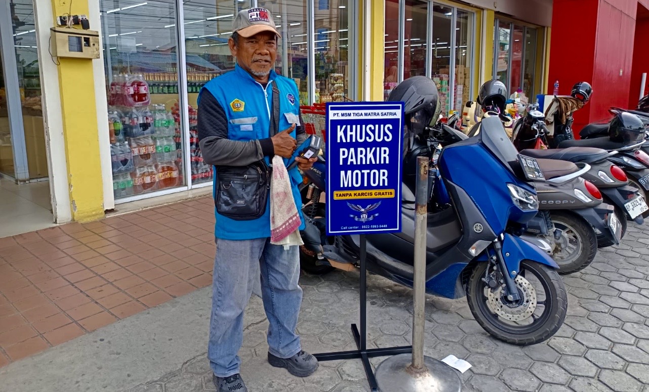 PT Megah Sakti Makmur (MSM) Tiga Matra Satria (TMS) selaku pengelola resmi mengakui adanya tantangan teknis, terutama terkait penggunaan aplikasi Mobile Point of Sales (MPOS) oleh para juru parkir (jukir).(Foto: Izar)