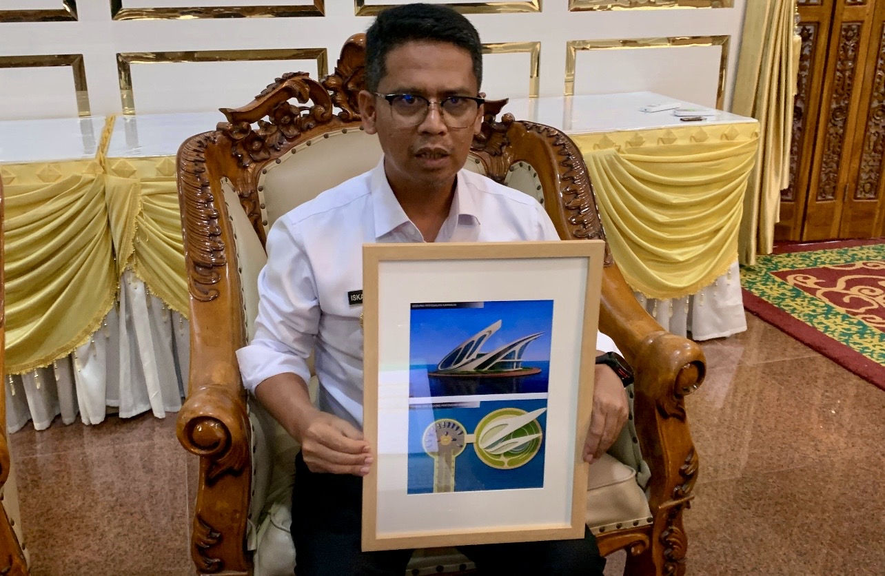 Pemerintah Kabupaten Karimun resmi mengalokasikan dana sebesar Rp1 miliar dalam APBD 2026 hanya untuk penyusunan Detail Engineering Design (DED) gedung pertemuan berbentuk rumah siput.(Foto: Izar)