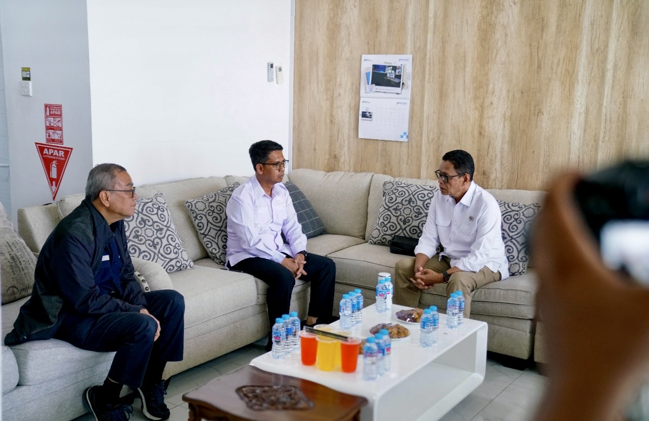 Wakil Menteri Energi dan Sumber Daya Mineral (ESDM) RI, Yuliot Tanjung, melakukan kunjungan kerja ke Kabupaten Karimun, Rabu (1/4/2026).(Foto: Izar)