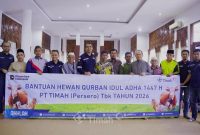 Menjelang Hari Raya Iduladha 1447 Hijriah, PT Timah (Persero) Tbk, kembali menunjukkan kepeduliannya terhadap masyarakat dengan menyalurkan bantuan hewan kurban bagi warga di sekitar wilayah operasional perusahaan, termasuk di Kabupaten Bangka Tengah.(Foto: Istimewa)