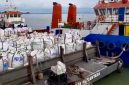 PT Karimun Hijau Sejahtera (KHS) memberikan klarifikasi resmi, guna meluruskan informasi mengenai aktivitas bongkar muat limbah Bahan Berbahaya dan Beracun (B3) di Pelabuhan Roro Paret Rampak, Kabupaten Karimun. Perusahaan menegaskan, seluruh operasional dijalankan dengan pengawasan ketat dan kepatuhan penuh terhadap hukum yang berlaku.(Foto: Izar)
