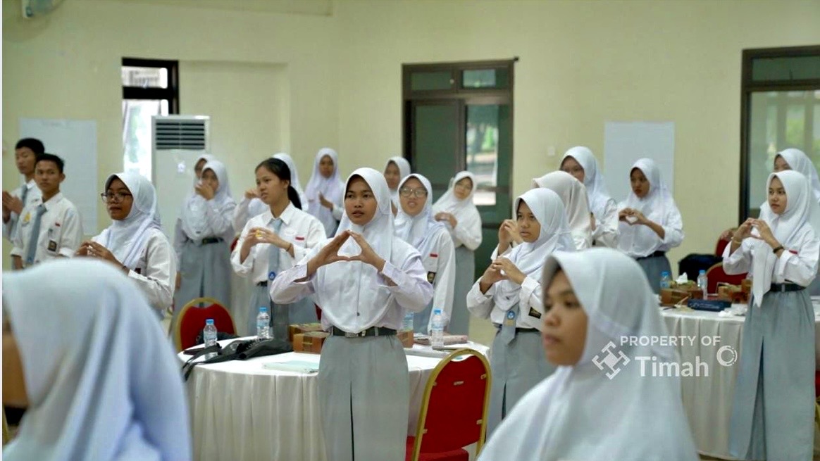 Komitmen PT Timah (Persero) Tbk dalam mendukung dunia pendidikan terus dibuktikan melalui Program Kelas Beasiswa di SMAN 1 Pemali yang telah berjalan selama 25 tahun.(Foto: Istimewa)