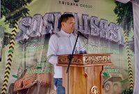 Komisaris Tridaya Group, Edy Purba, saat pemaparan sosialisasi pra-tambang di Desa Layang, Kelurahan Sawang, Kabupaten Karimun, Kepulauan Riau.(Foto: Izar)