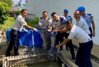 Rumah Tahanan Negara (Rutan) Kelas IIB Tanjunbalai Karimun, Provinsi Kepulauan Riau, berhasil memanen sebanyak 65 kilogram ikan lele dari program budidaya yang dijalankan di Sarana Asimilasi dan Edukasi (SAE), Selasa (23/6/2026).(Foto: Istimewa)