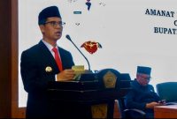 Menanggapi isu miring terkait dugaan kerugian negara dalam pengelolaan BP Karimun dan Oil Terminal Karimun (OTK), Bupati Karimun Iskandarsyah angkat bicara demi meluruskan kesalahpahaman publik. Ia menegaskan bahwa aktivitas logistik minyak di OTK sepenuhnya legal dan telah mematuhi standar kepabeanan serta pelabuhan, baik di tingkat nasional maupun internasional.(Foto: Aji)