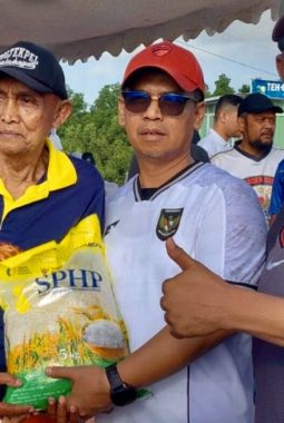 Menolak Lilin Ulang Tahun, Memilih Dapur Rakyat Karimun, Sisi Bersahaja Iskandarsyah di Usia 54
