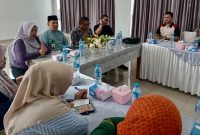 Gagal total dan ingkar janji. Pemkab Karimun resmi menendang PT Malik Parking Karimun (MPK) dari pengelolaan parkir per 23 Juli 2026. Akibat dinilai wanprestasi dan hanya menebar 'janji manis' fasilitas yang tak kunjung dibangun, takhta pengelola parkir kini resmi diserahterimakan kepada PT Pelabuhan Karimun (Perseroda).(Foto: Izar)
