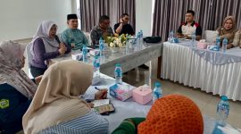 Gagal total dan ingkar janji. Pemkab Karimun resmi menendang PT Malik Parking Karimun (MPK) dari pengelolaan parkir per 23 Juli 2026. Akibat dinilai wanprestasi dan hanya menebar 'janji manis' fasilitas yang tak kunjung dibangun, takhta pengelola parkir kini resmi diserahterimakan kepada PT Pelabuhan Karimun (Perseroda).(Foto: Izar)

