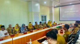 Memperkuat pelestarian tradisi lokal, Disdikbud Karimun menggelar Forum Konsultasi Publik pada Senin (3/8/2026), untuk merumuskan program strategis cagar budaya, kesenian tradisional, dan layanan publik berbasis Permendagri No. 9 Tahun 2019.(Foto: Izar)