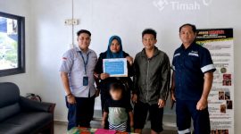 PT Timah (Persero) Tbk memberikan bantuan biaya pengobatan dan operasi jantung di Jakarta bagi seorang anak berusia 11 tahun asal Kundur, Kabupaten Karimun, Kepulauan Riau.(Foto: Istimewa)