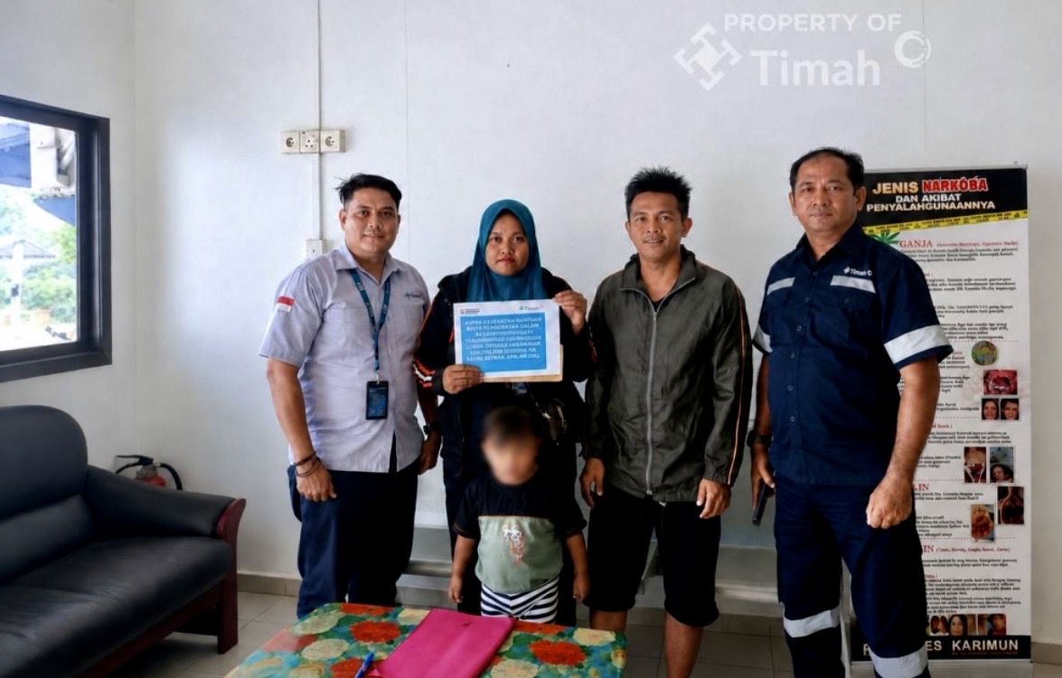 PT Timah (Persero) Tbk memberikan bantuan biaya pengobatan dan operasi jantung di Jakarta bagi seorang anak berusia 11 tahun asal Kundur, Kabupaten Karimun, Kepulauan Riau.(Foto: Istimewa)