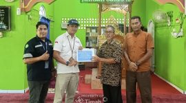PT Timah (Persero) Tbk menyalurkan bantuan fasilitas ibadah berupa pengadaan pendingin ruangan (air conditioner/AC) untuk Masjid Nur Hidayah di Kampung Ranggam, Kelurahan Tebing, Kabupaten Karimun. Bantuan ini bertujuan untuk meningkatkan kenyamanan jamaah dalam menjalankan aktivitas keagamaan dan ibadah sehari-hari.(Foto: Istimewa)