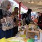Pasar murah di Coastal Area diserbu warga pada Minggu (30/8/2026). Program kolaborasi Pemkab Karimun dan TJSP bertajuk “Kebutuhan Berkualitas, Harga Terjangkau untuk Masyarakat Karimun” ini sukses membantu warga mengamankan pasokan pangan murah di bawah harga pasar.(Foto: Izar)