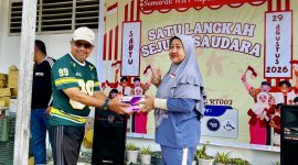 Gelora semangat kemerdekaan memancar kuat di lingkungan RT 03/RW 01, Kelurahan Teluk Air, Kecamatan Karimun, pada Minggu (30/8/2026). Puluhan warga lintas generasi turun ke jalan, menyatukan langkah untuk memeriahkan peringatan Hari Ulang Tahun (HUT) Kemerdekaan Republik Indonesia ke-81 dengan penuh sukacita.(Foto: Izar)