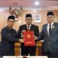 Bupati Iskandarsyah mengusulkan perubahan Perda Nomor 5 Tahun 2025 tentang BPR Tuah Karimun dalam rapat paripurna DPRD Karimun, Kamis (17/9/2026), guna memperkuat struktur permodalan perseroan.(Foto: Izar)