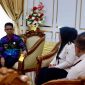 Pemkab Karimun mendukung pembentukan Pos Bapas guna mendekatkan akses pelayanan hukum dan pembimbingan kemasyarakatan bagi warga setempat. Komitmen tersebut disampaikan Bupati Karimun, Iskandarsyah, saat menerima kunjungan Kanwil Kemenkumham Kepri dan Bapas Kelas II Batam pada Selasa (22/9/2026).(Foto: Izar)
