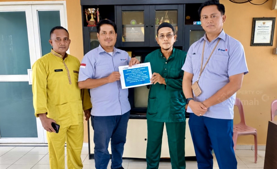 PT Timah (Persero) Tbk mendukung Tim All Star Kundur Barat U-40 dalam turnamen GMM Cup II Pasir Panjang di Kabupaten Karimun, Kepulauan Riau, guna mendorong kegiatan olahraga masyarakat di wilayah operasionalnya.(Foto: Istimewa)